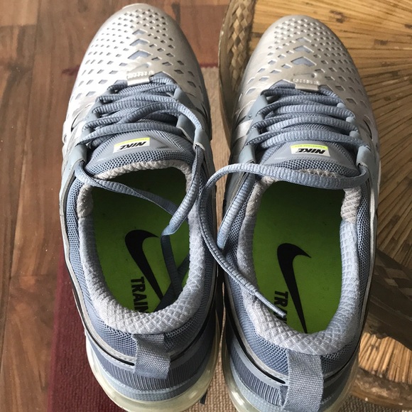 Nike shoes - Picture 2 of 5